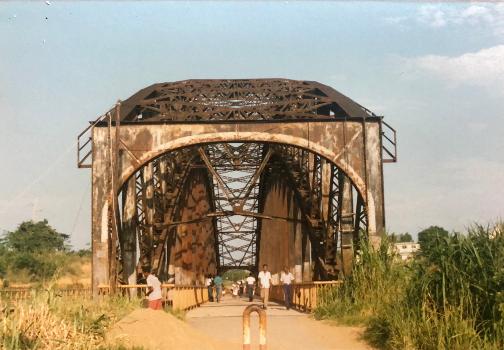 Edea bridge in 1989