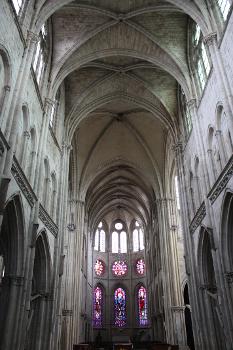Intérieur de l'église Notre-Dame de Moret-sur-Loing
