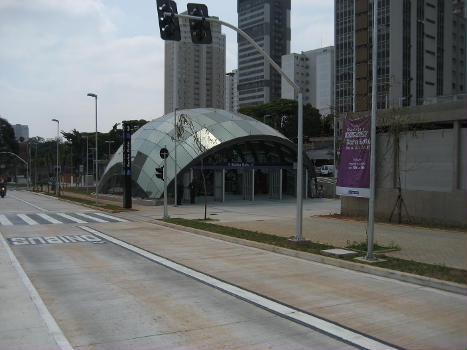 Metrobahnhof Borba Gato