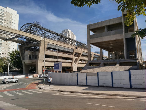 paused construction works of this monorail station