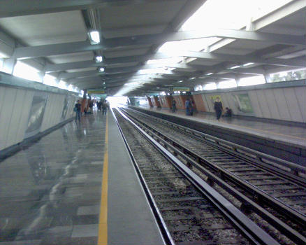 Station de métro Consulado