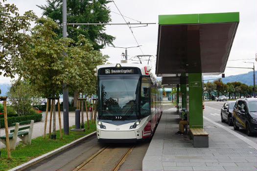 ET129 in Hst. Franz-Josef-Platz Gmunden auf der Fahrt nach Gmunden Engelhof