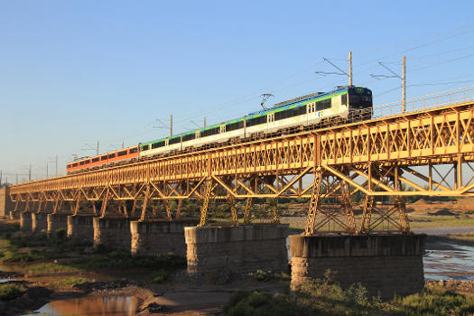 Eisenbahnbrücke Mapio