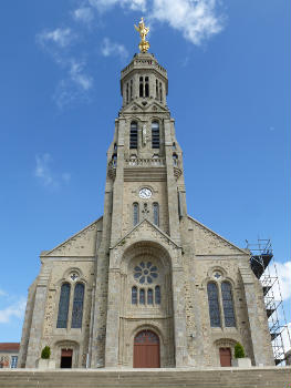 Façade de l'église de saint michel