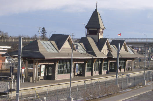 Fish Creek–Lacombe CTrain Station