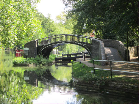 Oxford Canal Roving Bridge (243) at Isis Lock