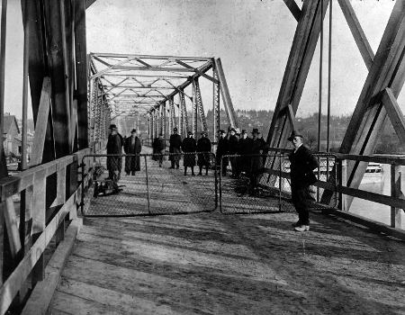 Fraser Avenue/Street Bridge