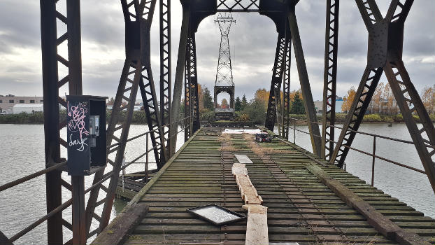 Fraser Avenue/Street Bridge