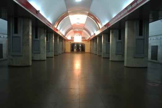 Station de métro Tavisuplebis Moedani