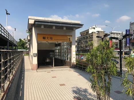 Metrobahnhof Fu Jen University
