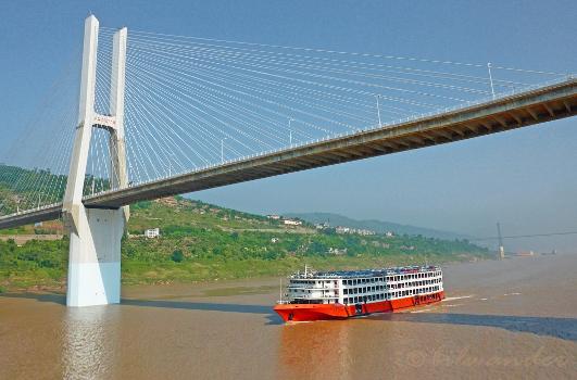 The Fuling Shibangou Yangtze River Bridge