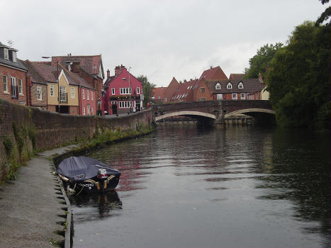 Fye Bridge, Norwich, loooking upstream