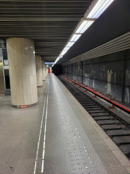 Gara de Nord Metro Station (M4)