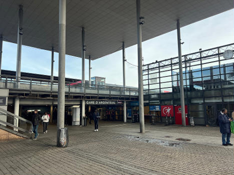 Gare d'Argenteuil, Argenteuil.