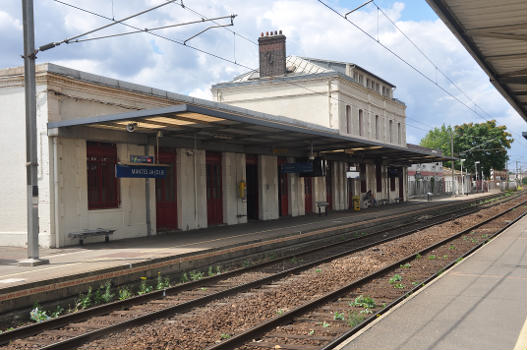 Mantes-la-Jolie Station