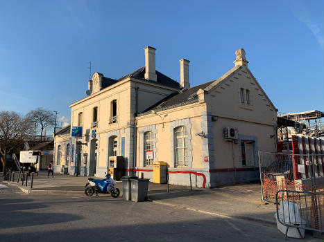 Ivry-sur-Seine Railway Station