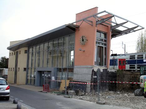 La Barre - Ormesson Station