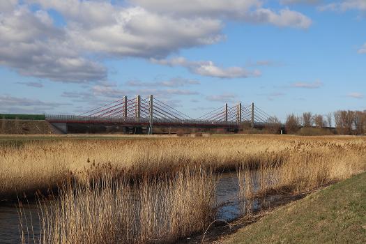 Gdańsk - the Radunia in Niegowo; in the background the bridge across the Motława on S7 expressway