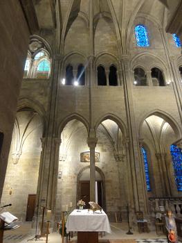 Intérieur de l'église - voir titre.