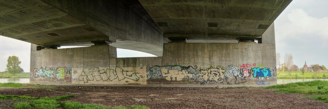 Graffiti peiler A59 Ravenstein