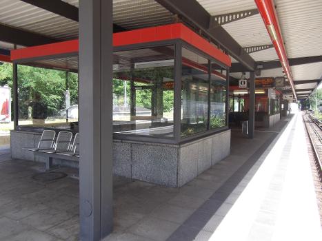 Sengelmannstraße Metro Station
