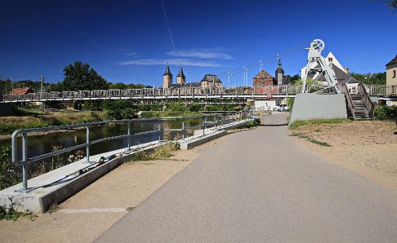Hängebrücke bei Zaßnitz über die Zwickauer Mulde in Rochlitz. Sachsen.