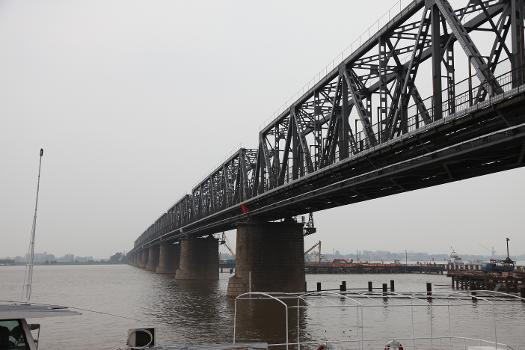 Binzhou Railway Bridge located in Daoli District, Harbin, China:The Binzhou Railway runs from Sino-Russia border Manzhouli to Harbin, Capital of Heilongjiang province in Northeast China.
