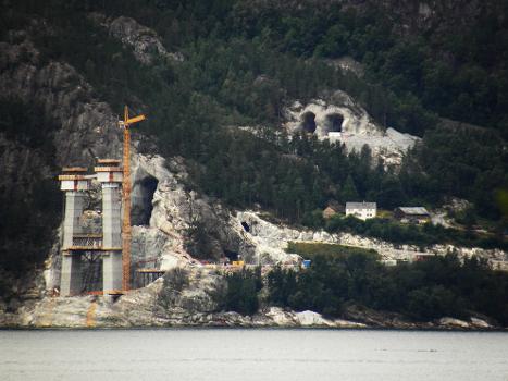 The Hardanger Bridge under construction