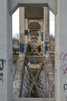 Heffernan Street Footbridge