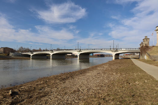 High-Main Street Bridge