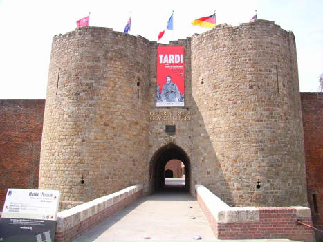 Chateau and entrance of the museum "historial de la grand guerre", Peronne, Picardie, France