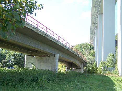 Die Autobahnbrücke und die Werrabrücke der Ortsumfahrung (L 1021) von Hörschel