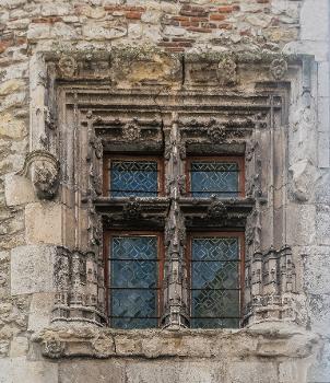 Window of the Hôtel de Roaldès at 12 Place Henri IV in Cahors, Lot, France