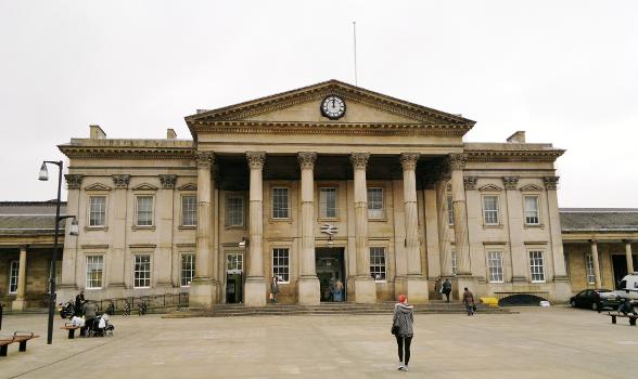 Huddersfield Railway Station in St George's Square 