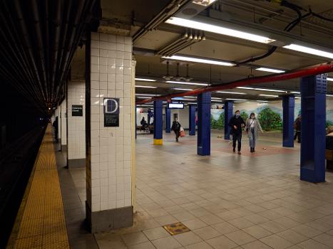 A view of the northbound platform at the IND Sixth Avenue Line's Delancey Street station