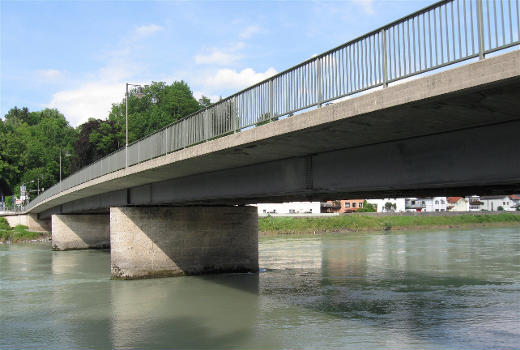 Straßenbrücke über den Inn bei Rosenheim