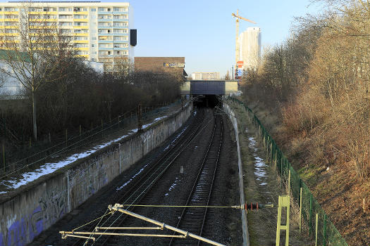 Gare et tunnel de Halle-Neustadt