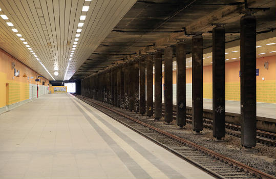 Gare et tunnel de Halle-Neustadt