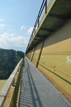 Jauntalbrücke (Eisenbahnbrücke) über die Drau in der Gemeinde Ruden in Kärnten : Die Jauntalbrücke ist bekannt als Ort für Bungee Jumping. Über die Brücke führt auch der Drauradweg.