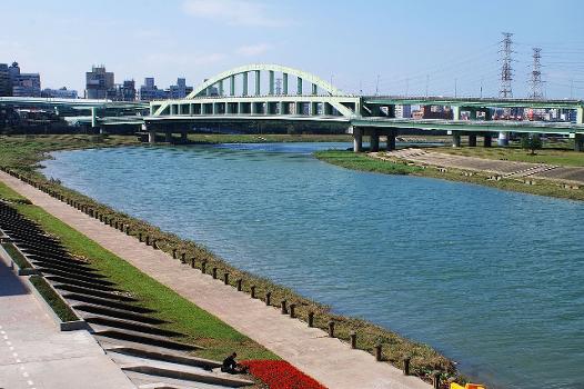 Erste Mei-Shywe-Brücke