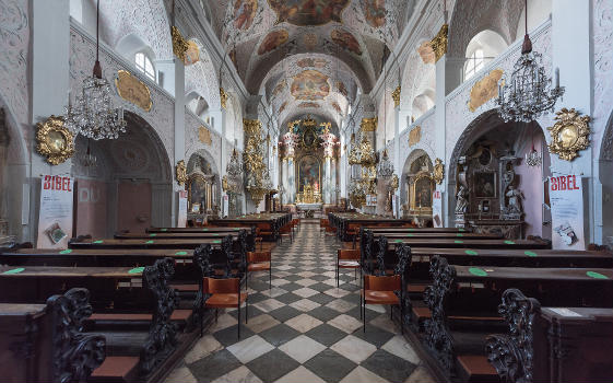 Nave and choir of the city parish church Saints Peter and Paul on Domplatz