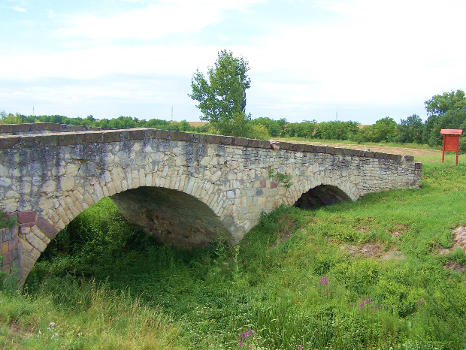 Steinbrücke Héhalom