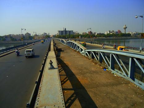 Lakkadiya Bridge