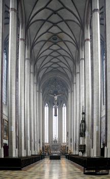 Landshut, St. Martin, 
Blick zum Chor