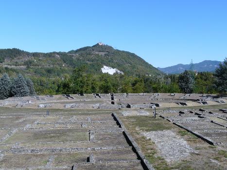 Immagini varie dei ritrovamenti dell'antica città romana di Libarna, oggi frazione di Serravalle Scrivia, Piemonte, Italy
