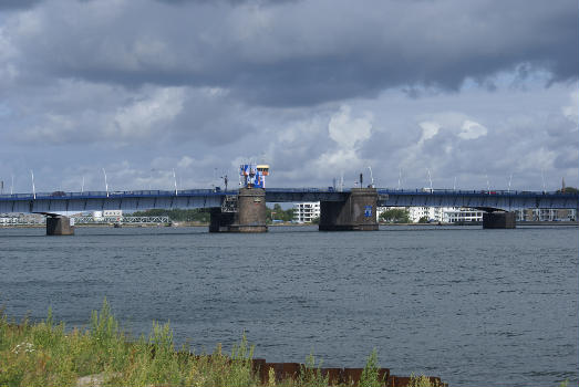 Brücke über den Limfjord in Aalborg