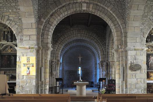 Katholische Pfarrkirche Notre-Dame-de-Kerdro in im Département Morbihan (Region Bretagne/Frankreich):Innenraum
