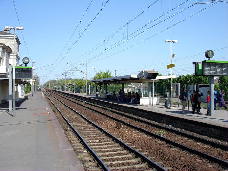 Gare de Louvres à Louvres (Val-d'Oise), France