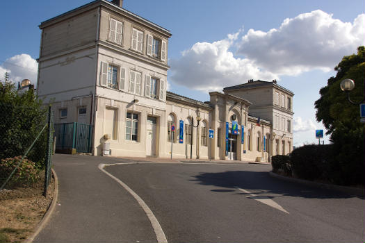 Gare de Louvres