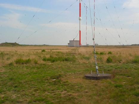 Military Transmitter at Saterland-Ramsloh(photographer: Christian Brinkmann): Military Transmitter at Saterland-Ramsloh (photographer: Christian Brinkmann)
